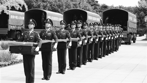 这是志愿军烈士遗骸抵达沈阳抗美援朝烈士陵园。